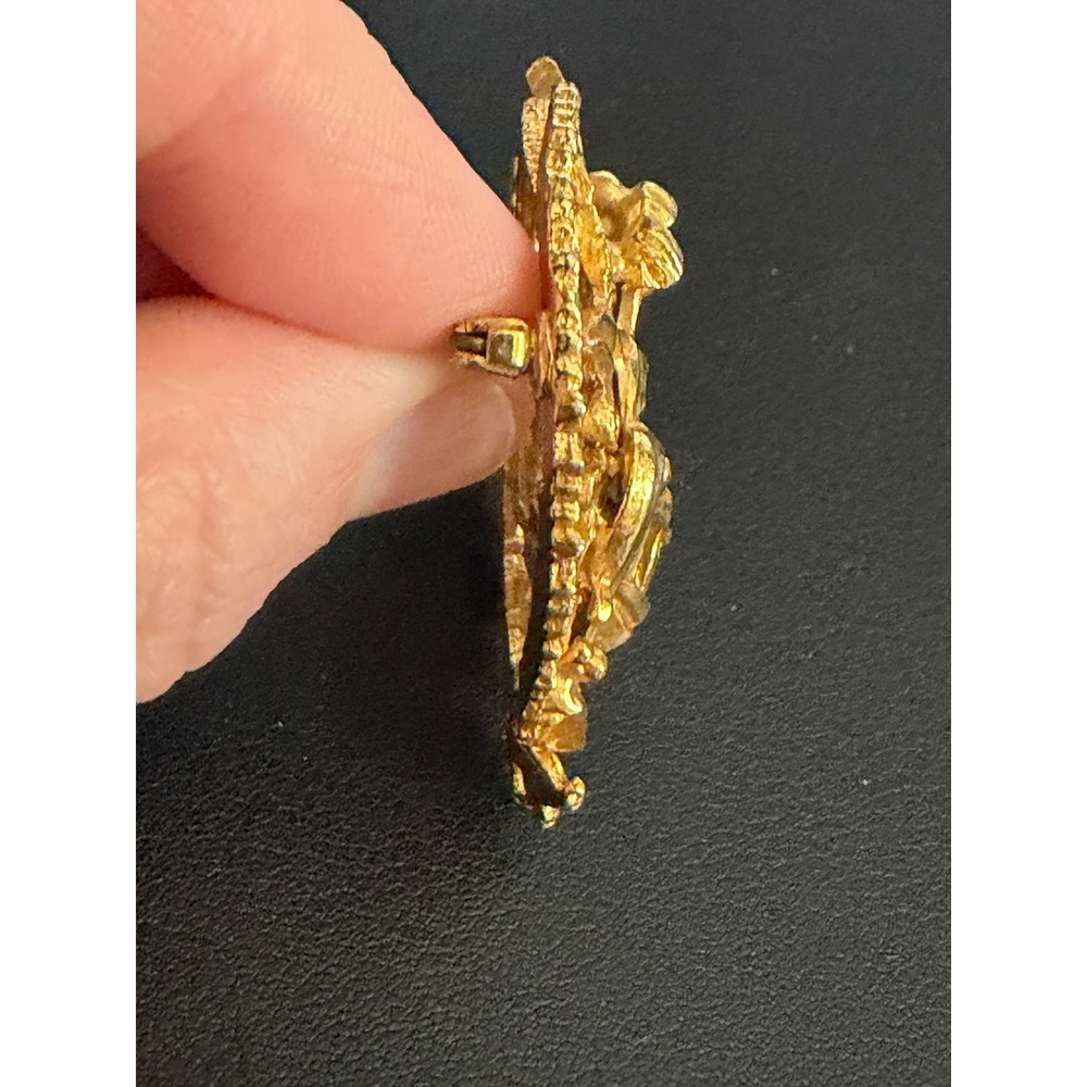 Vintage Florenza Brooch Heraldic Crest Knight Gold Tone READ - Picture 9 of 11
